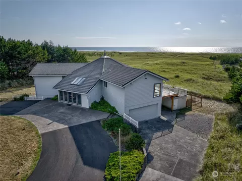 21705 Pacific Way, Ocean Park, WA 98640