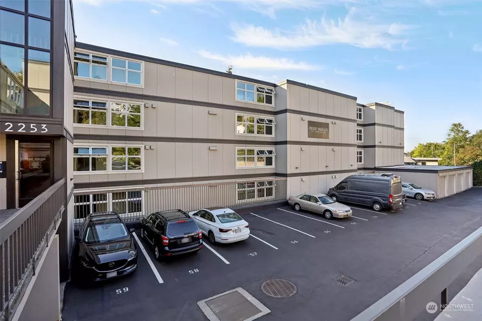 Exterior - 2253 Gilman Dr W #409, Seattle, WA 98119 photo 7 of 7