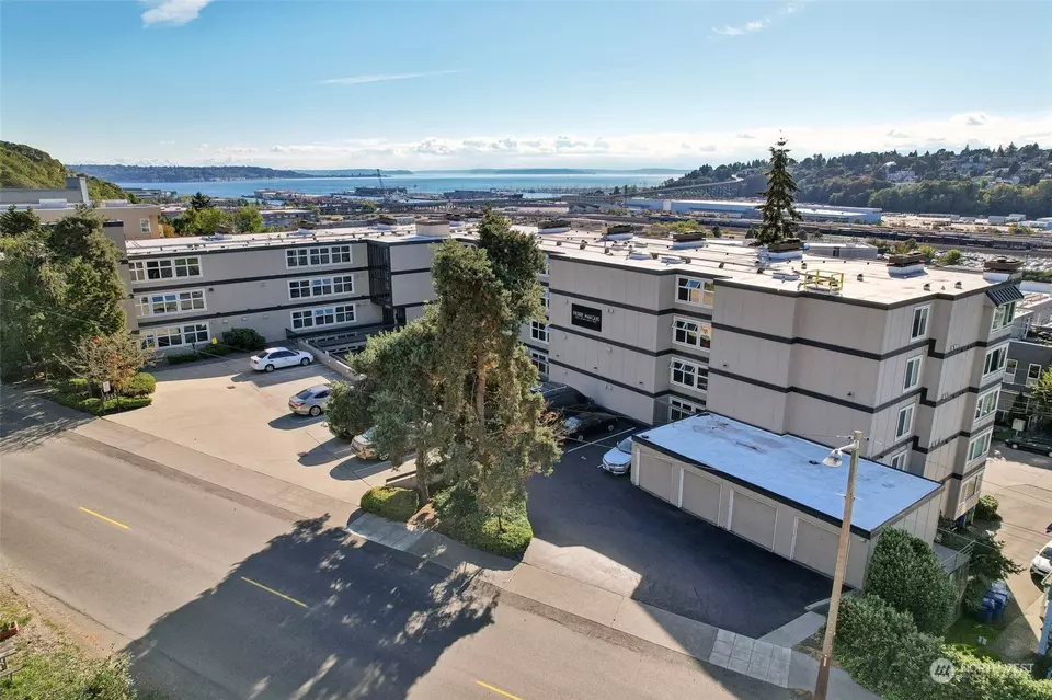 Exterior - 2253 Gilman Dr W #409, Seattle, WA 98119 photo 3 of 7