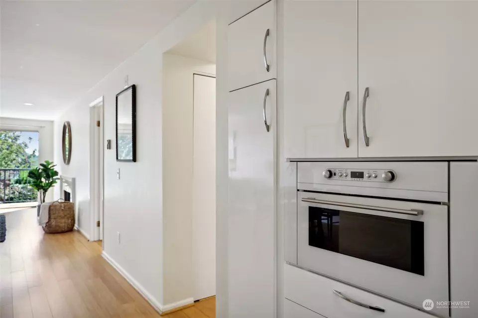 Kitchen - 2253 Gilman Dr W #409, Seattle, WA 98119 photo 5 of 6