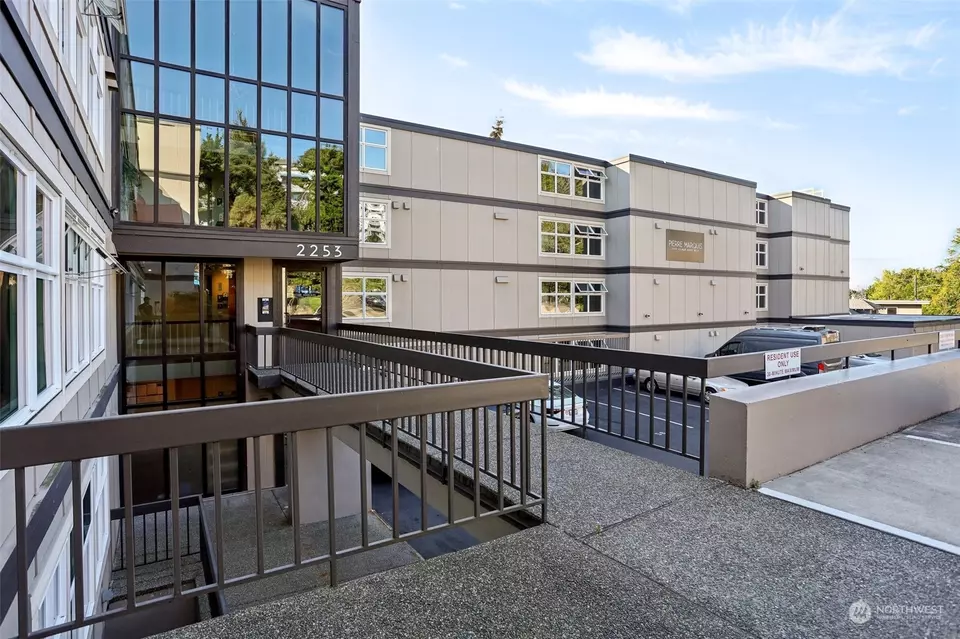 Exterior - 2253 Gilman Dr W #409, Seattle, WA 98119 photo 6 of 7