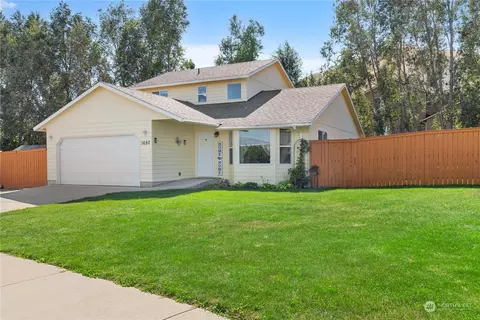 1650 Kayla Way, Wenatchee, WA 98801