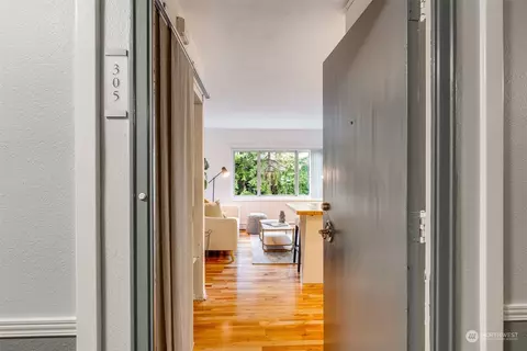 1400 Hubbell Pl #305, Seattle, WA 98101