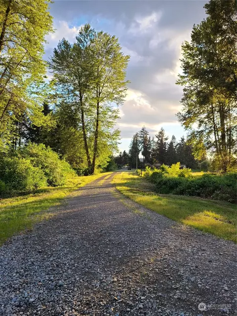 201 River Ave NE, Orting, WA 98360 photo 2