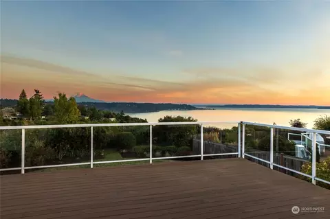 4113 SW 109th St, Seattle, WA 98146