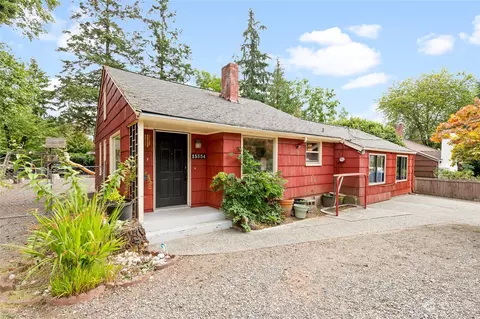 15554 Burke Ave N, Shoreline, WA 98133