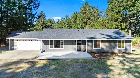 2105 202nd Ave SW, Lakebay, WA 98349