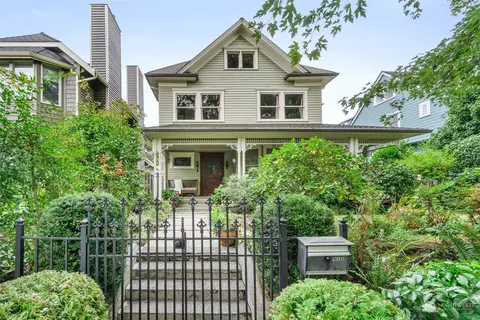 922 17th Ave E, Seattle, WA 98112