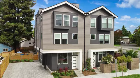 1034 NE 72nd St, Seattle, WA 98115