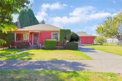 Exterior - 2318 Highland Ave, Everett, WA 98201 photo 2 of 5