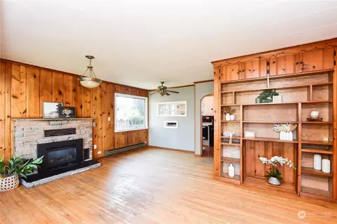 Living - 2318 Highland Ave, Everett, WA 98201 photo 1 of 3