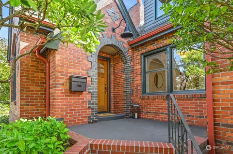 2419 S Ferdinand St, Seattle, WA 98108