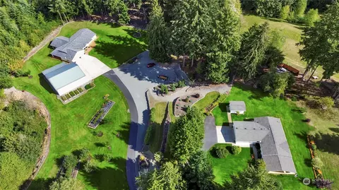 12101 Holtz Rd E, Eatonville, WA 98328