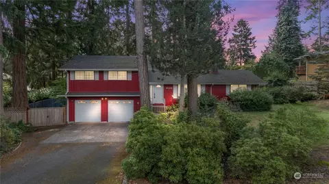 8135 Lakeridge Dr SE, Lacey, WA 98503