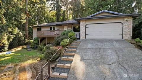 9205 Inlet View Ct NW, Silverdale, WA 98383
