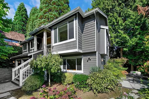 10527 Densmore Ave N, Seattle, WA 98133