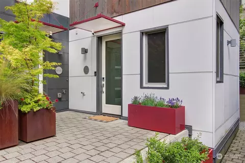 414 12th Ave E #A, Seattle, WA 98102