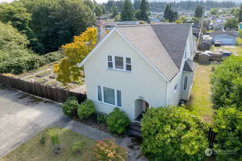 708 E 8th St, Port Angeles, WA 98362