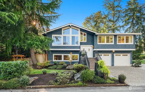 8208 SE 26th St, Mercer Island, WA 98040