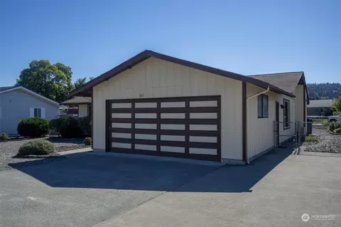 851 E Fir St, Sequim, WA 98382 photo 3