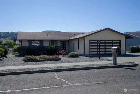 851 E Fir St, Sequim, WA 98382