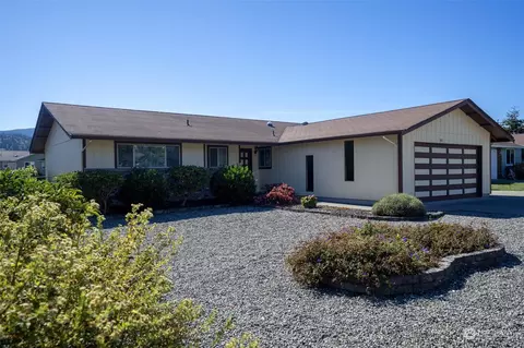 851 E Fir St, Sequim, WA 98382 photo 2