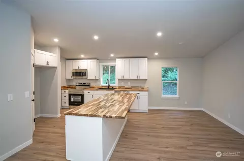 243 E Union Ridge Loop Rd, Union, WA 98592 photo 9