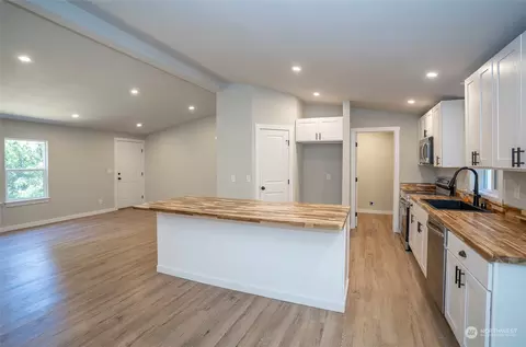 243 E Union Ridge Loop Rd, Union, WA 98592 photo 10