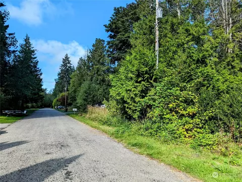 5 Cedar Point Ave, Point Roberts, WA 98281