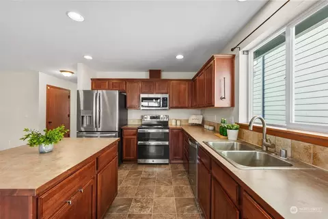 20521 6th Avenue Ct E, Spanaway, WA 98387 photo 10