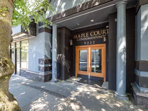 9222 Roosevelt Way NE #303, Seattle, WA 98115