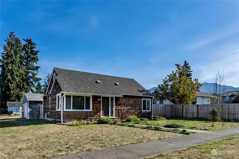 1115 S Cedar St, Port Angeles, WA 98362