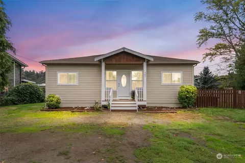 707 Celery Ave, Algona, WA 98001