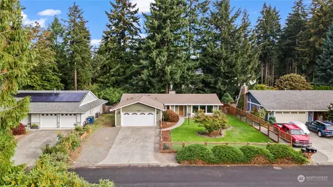 9803 53rd St W, University Place, WA 98467