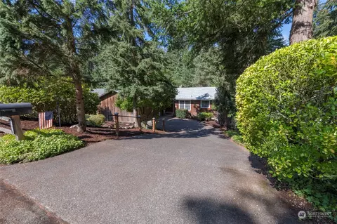 15826 SE 42nd Pl, Bellevue, WA 98006