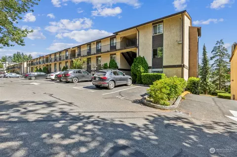 12525 NE 145th Pl #F112, Kirkland, WA 98034
