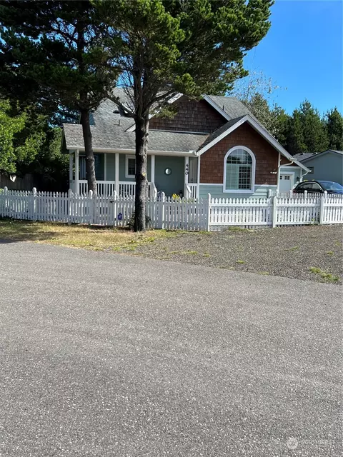 440 Seashore St SW, Ocean Shores, WA 98569