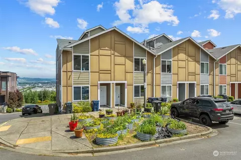 2301 S G St #B, Tacoma, WA 98405