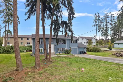 2574 Olympic Dr E, Oak Harbor, WA 98277