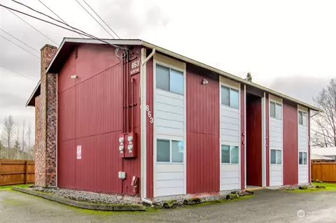 653 Myrtine St, Enumclaw, WA 98022