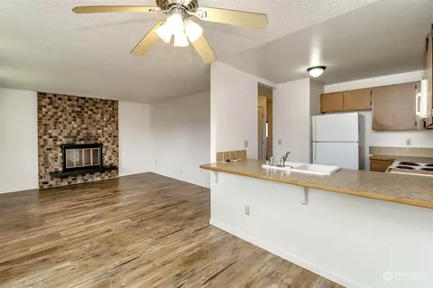 653 Myrtine St, Enumclaw, WA 98022 photo 5