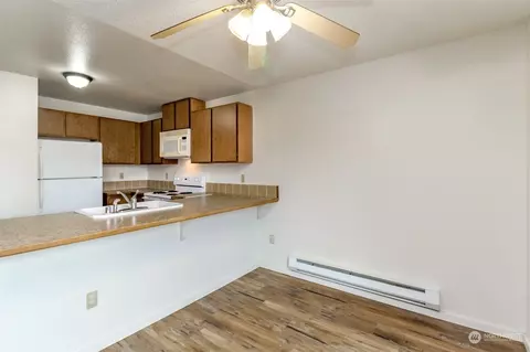 653 Myrtine St, Enumclaw, WA 98022 photo 8