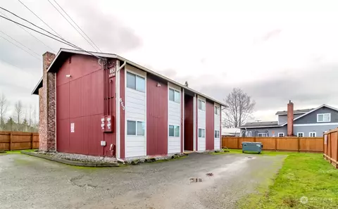 653 Myrtine St, Enumclaw, WA 98022 photo 2