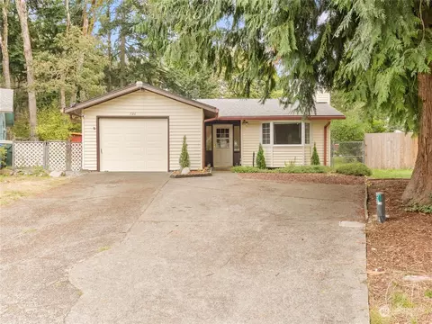 726 Oakcrest Ct SE, Lacey, WA 98503