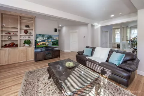 Living - 22542 5th Pl W, Bothell, WA 98021 photo 4 of 5