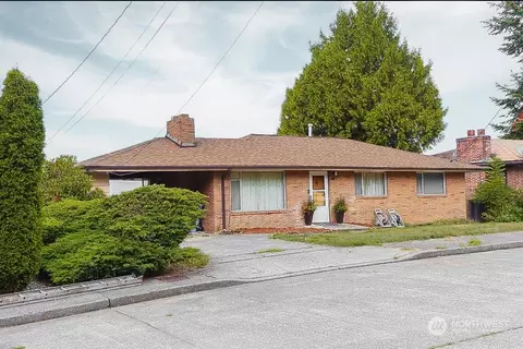 7723 52nd Ave S, Seattle, WA 98118