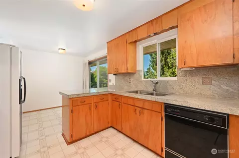 2203 Burley Dr, Everett, WA 98208 photo 11