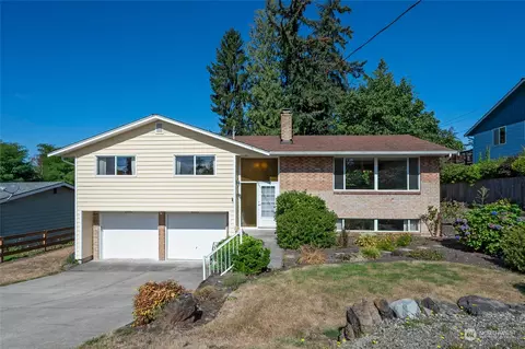 2203 Burley Dr, Everett, WA 98208