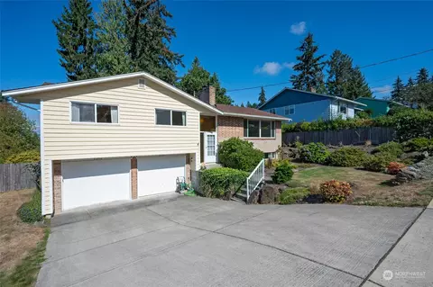 2203 Burley Dr, Everett, WA 98208 photo 2