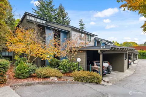 1819 N 107th St #201, Seattle, WA 98133
